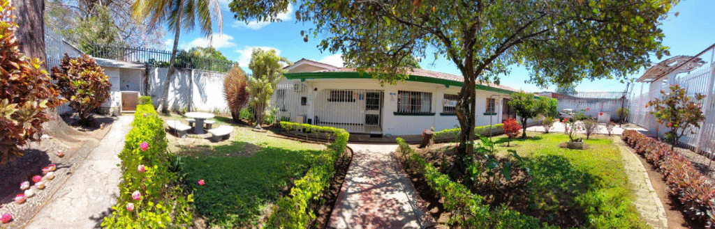 Skilled nursing facility in Costa Rica with safe and welcoming outdoor spaces